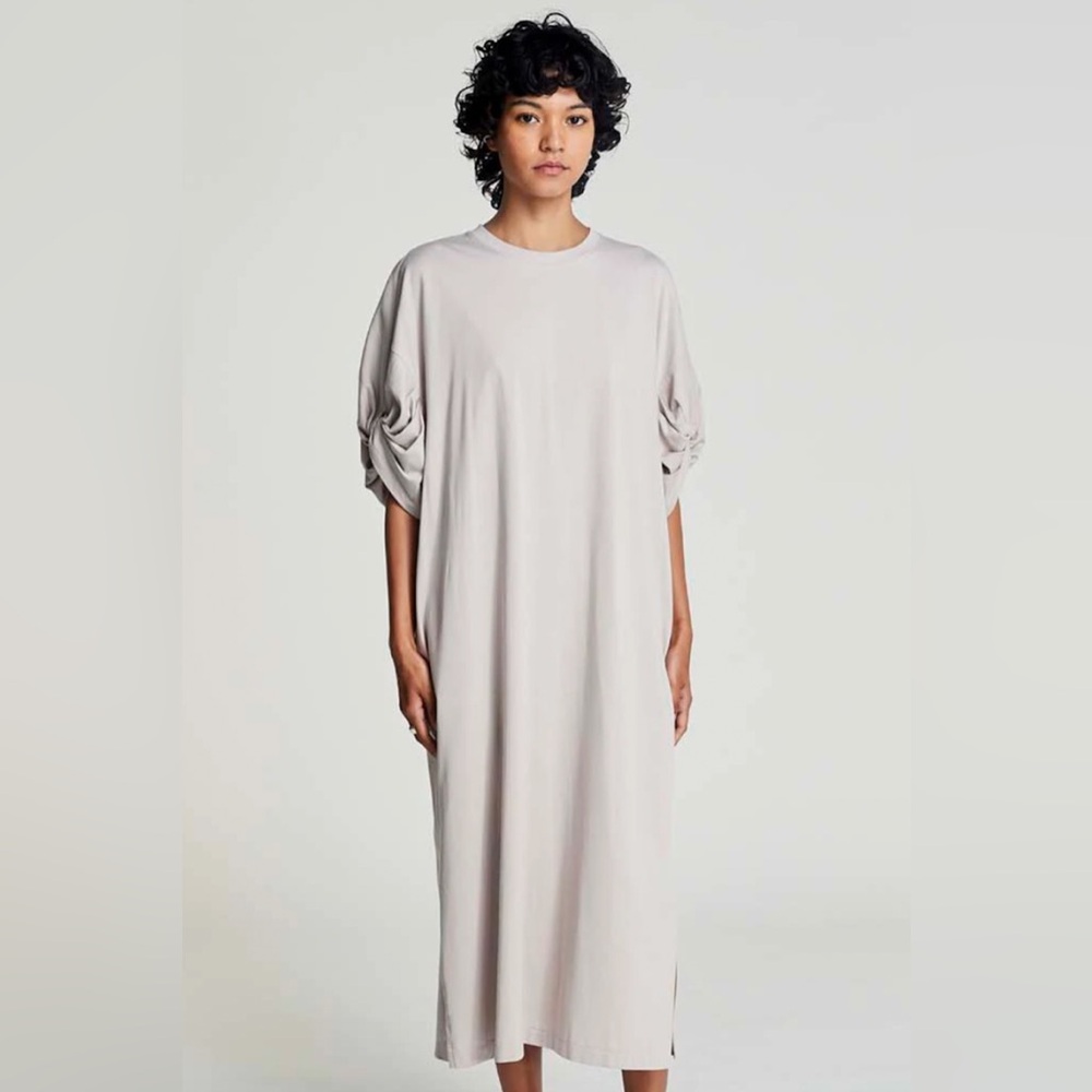 Sayaka Davis Twisted Sleeve Tee Dress in Moss Gray